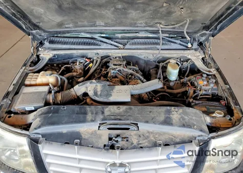 2002 Cadillac Escalade Luxury z USA, uszkodzony, nr VIN 1GYEK63N02R130105